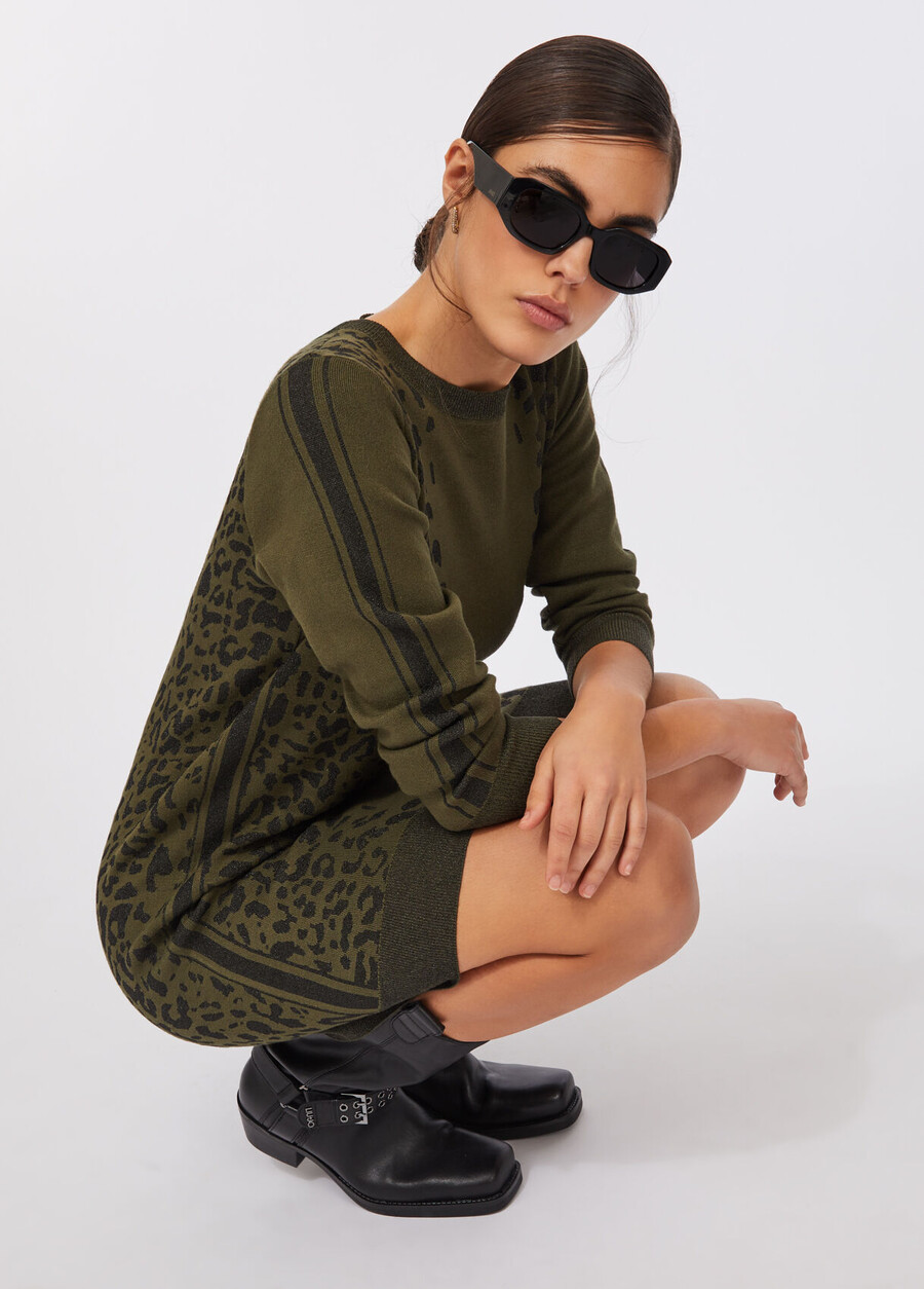 abito in maglia con motivo animalier