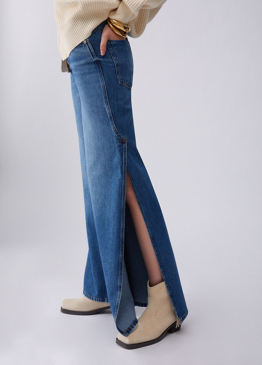 jeans svasati con spacchi laterali