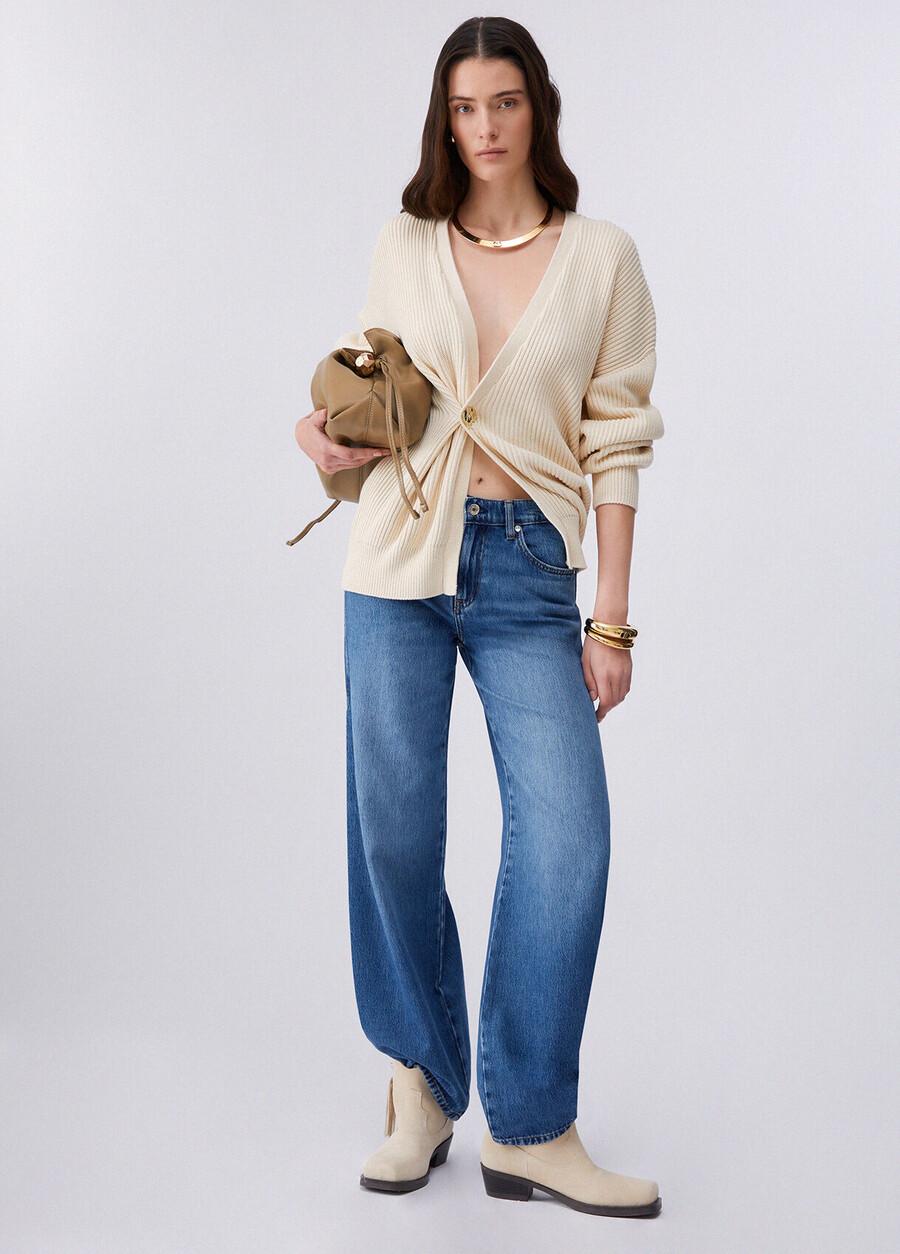 jeans svasati con spacchi laterali