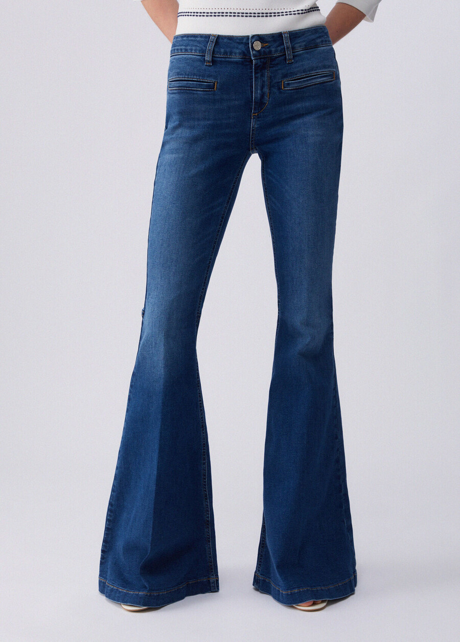 jeans super svasati a vita bassa