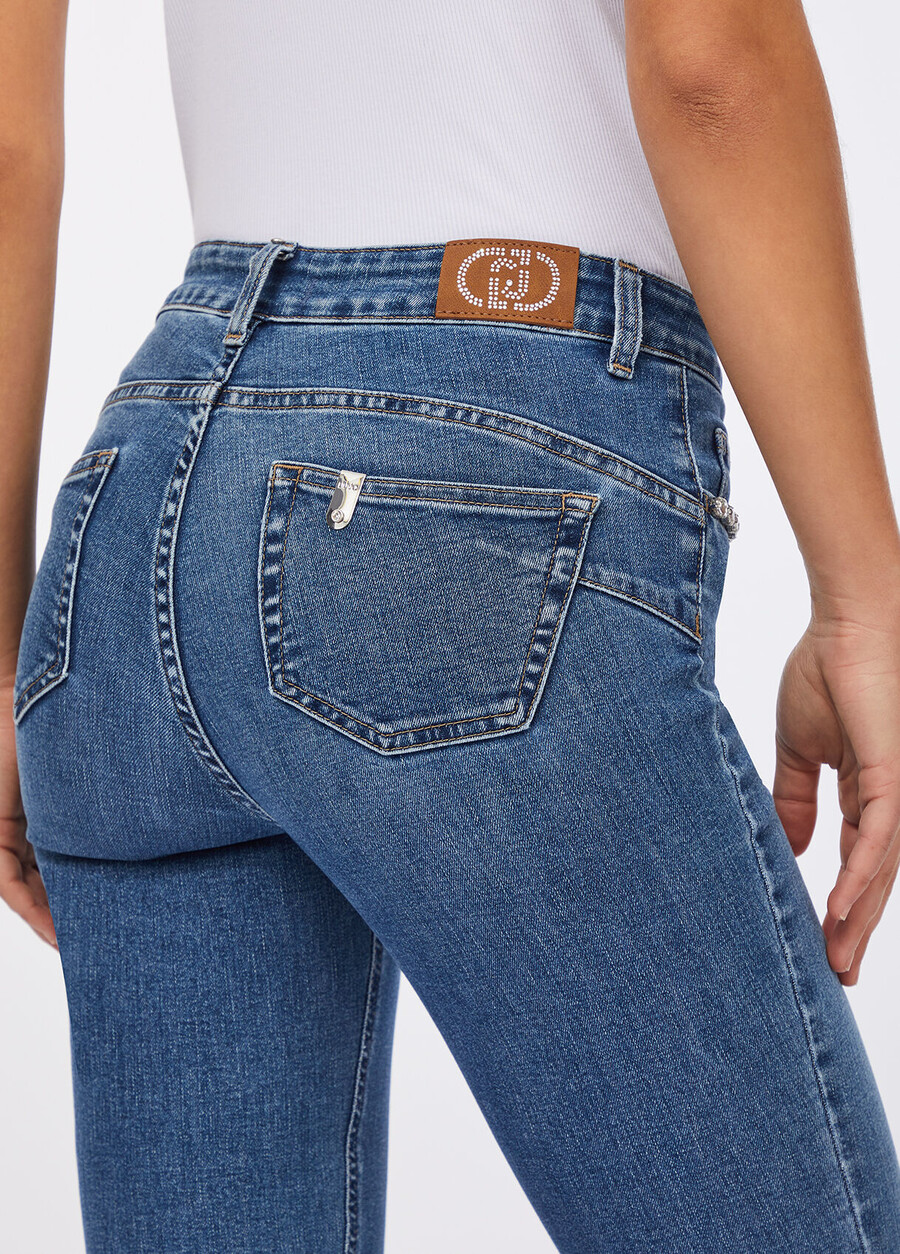 jeans svasati a vita alta