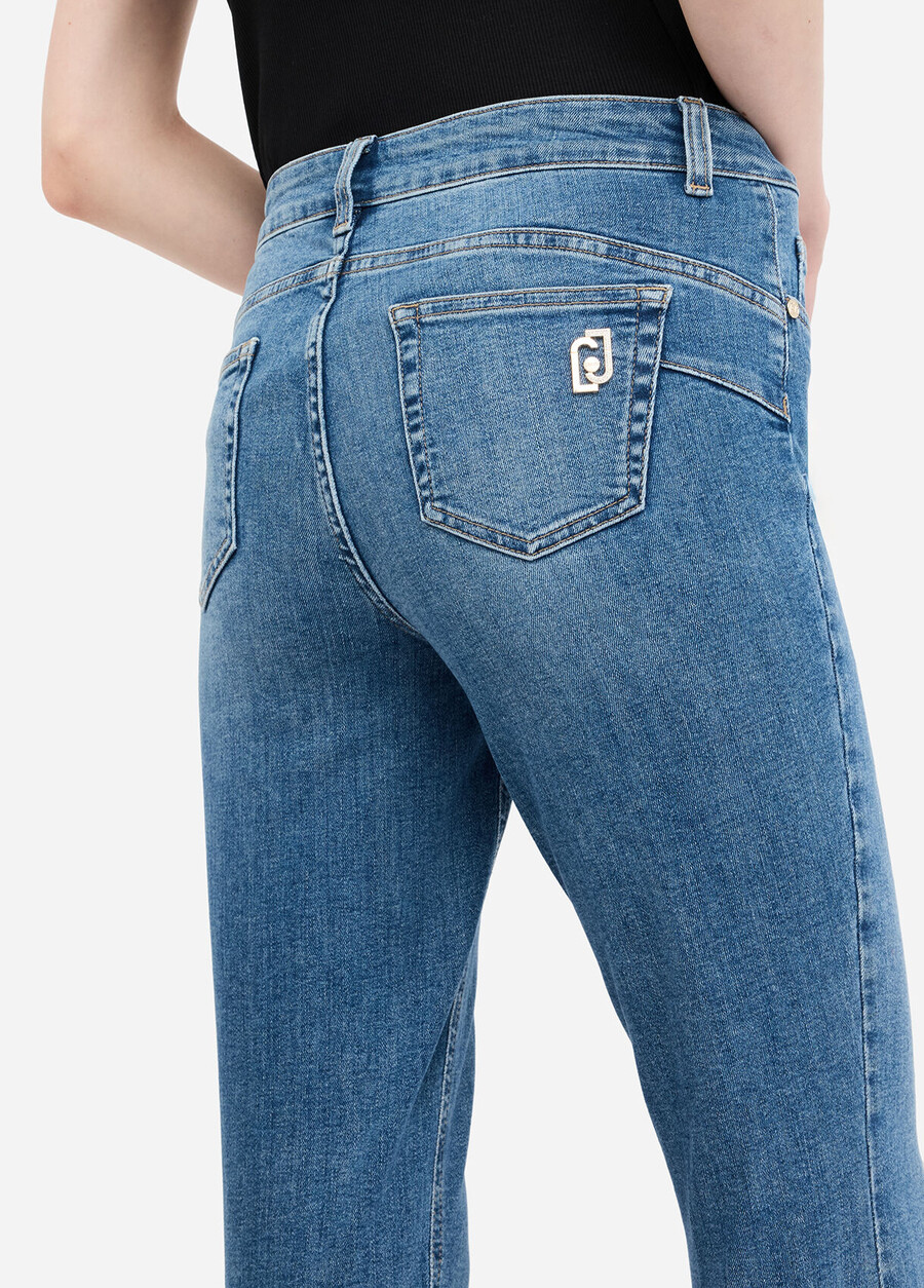 jeans svasati corti