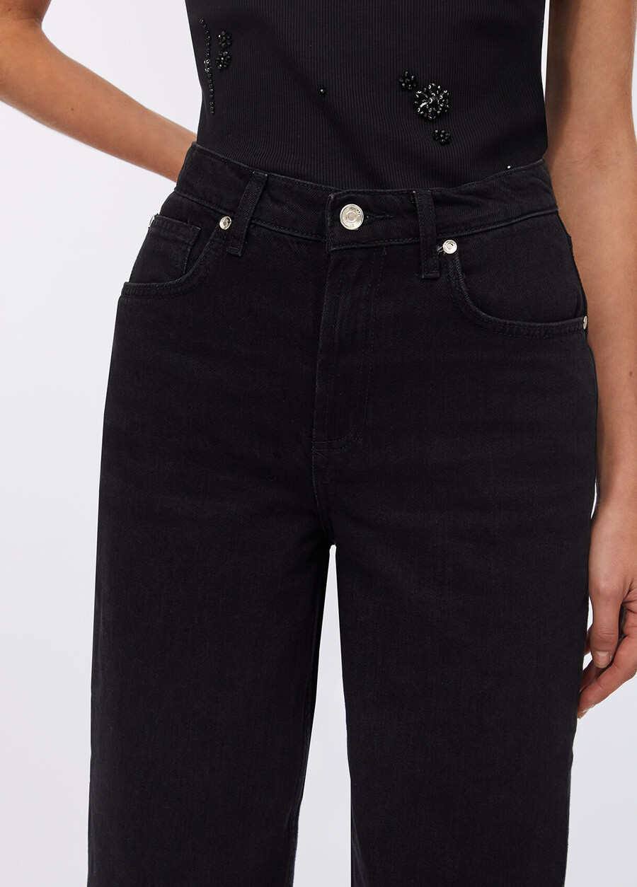 jeans a gamba larga a vita bassa