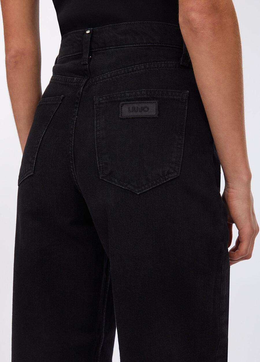 jeans a gamba larga a vita bassa