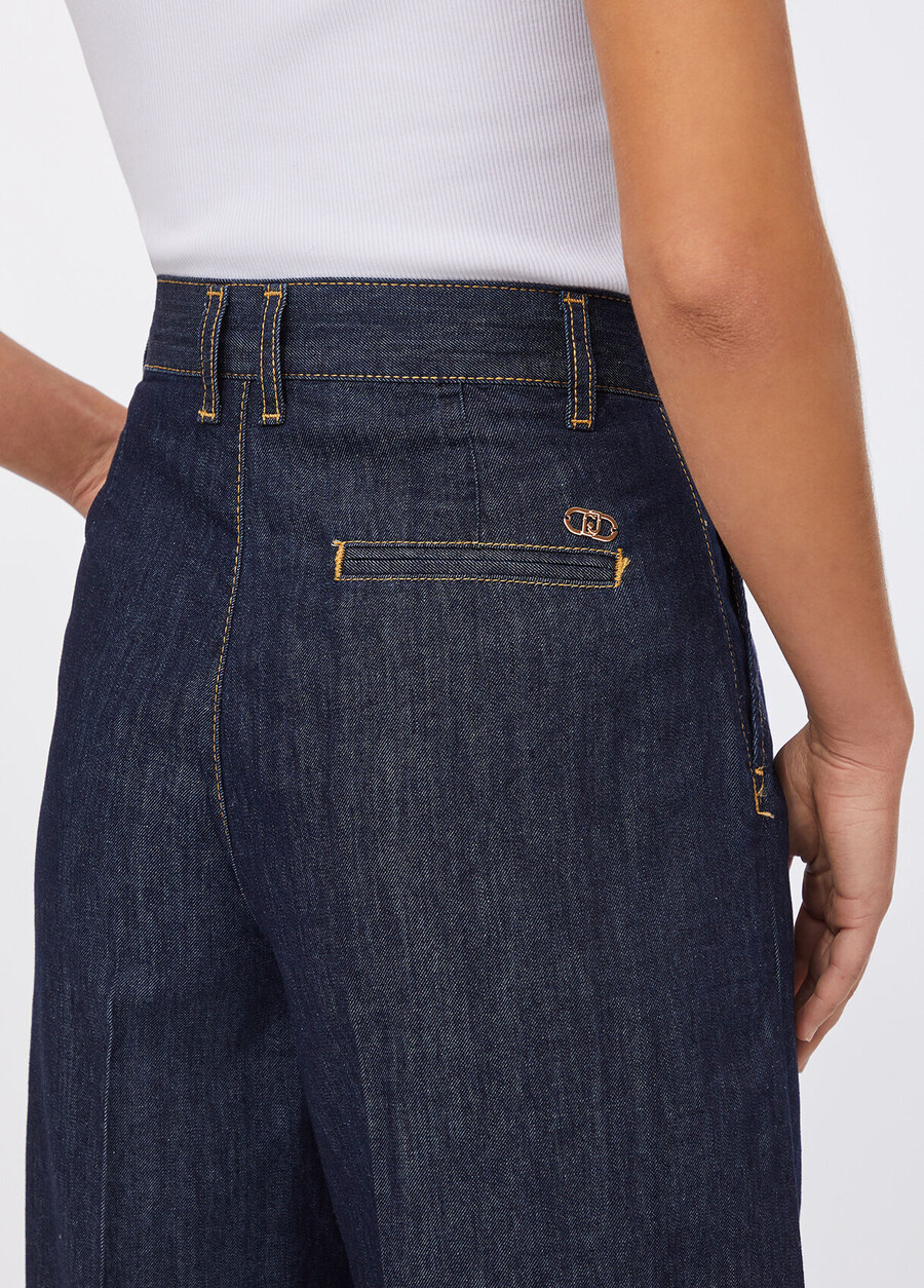 jeans svasati in stile chino