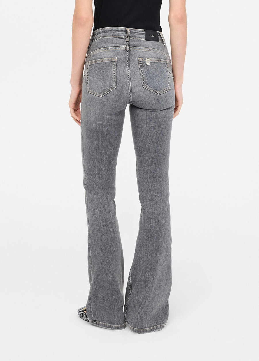 jeans svasati a vita alta