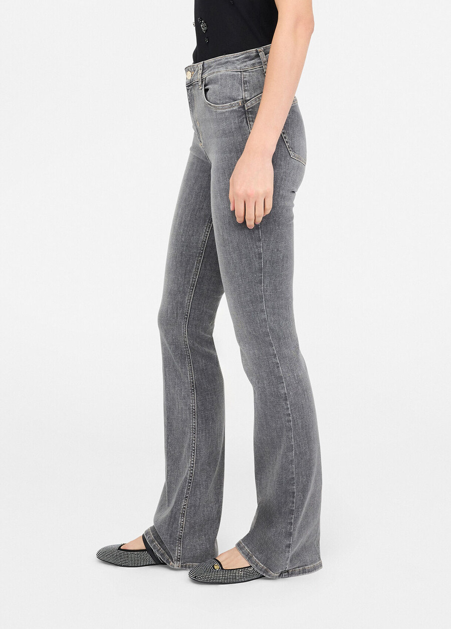 jeans svasati a vita alta