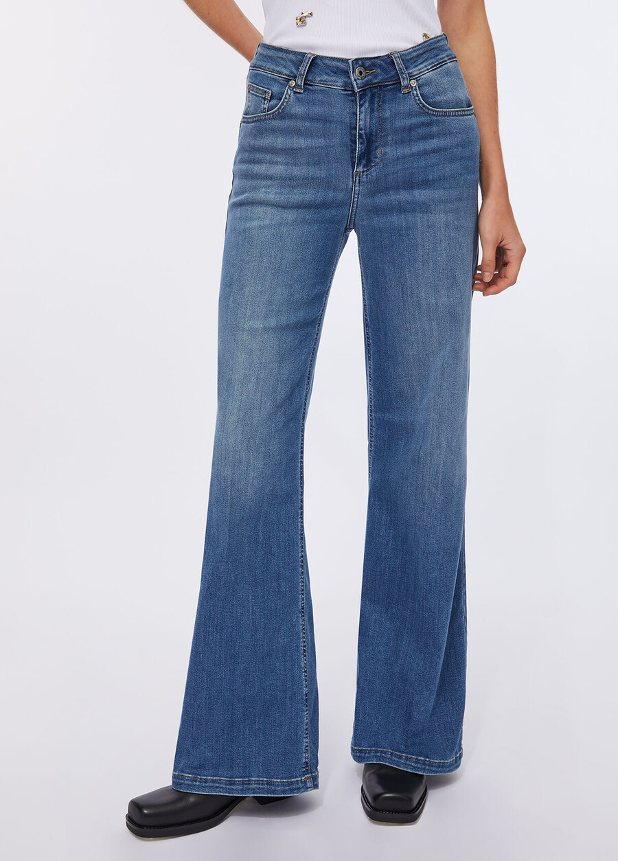 jeans svasati a vita alta