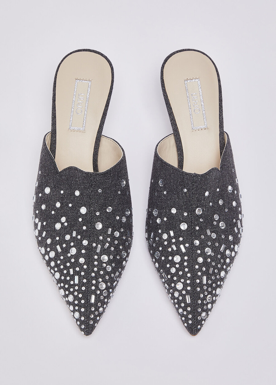 mules in denim con pietre gioiello