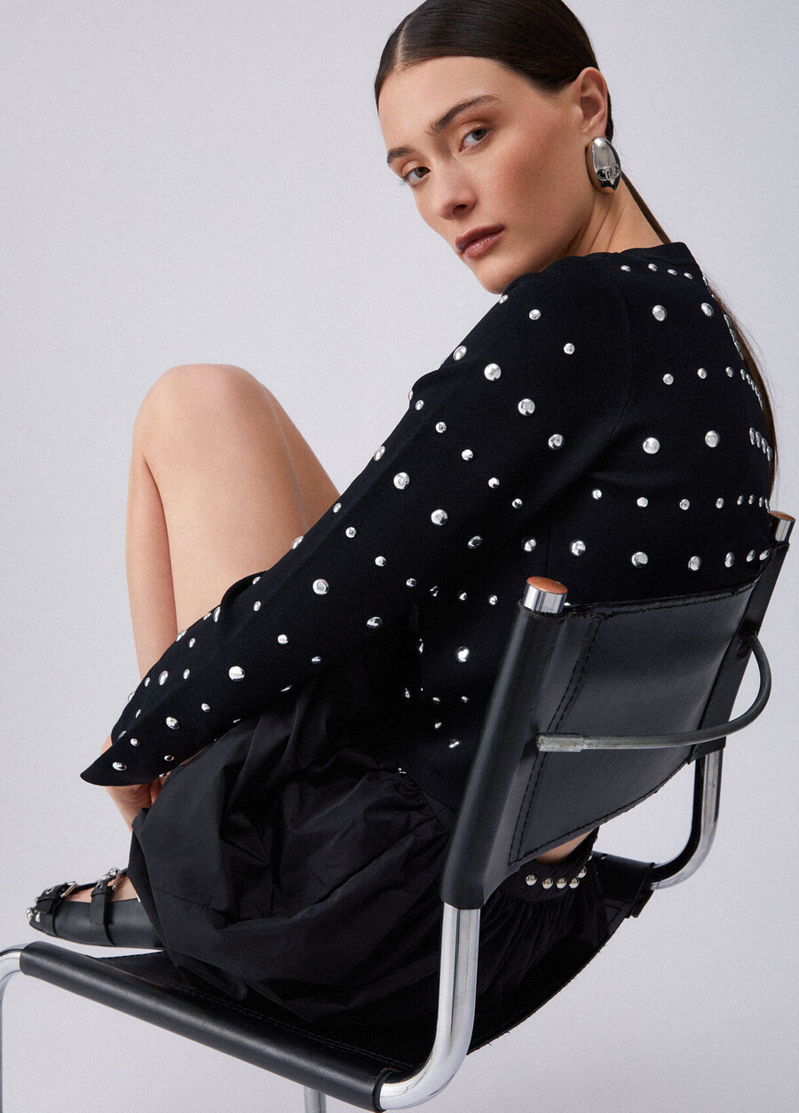 cardigan con borchie