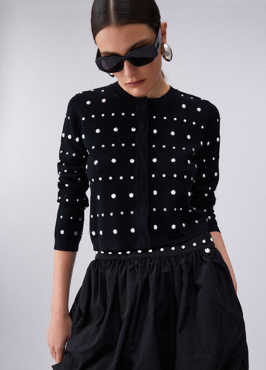 cardigan con borchie