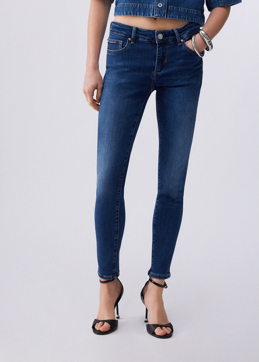 jeans attillati