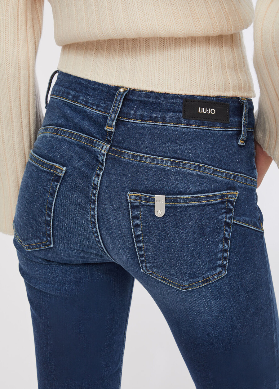jeans skinny con risvolti