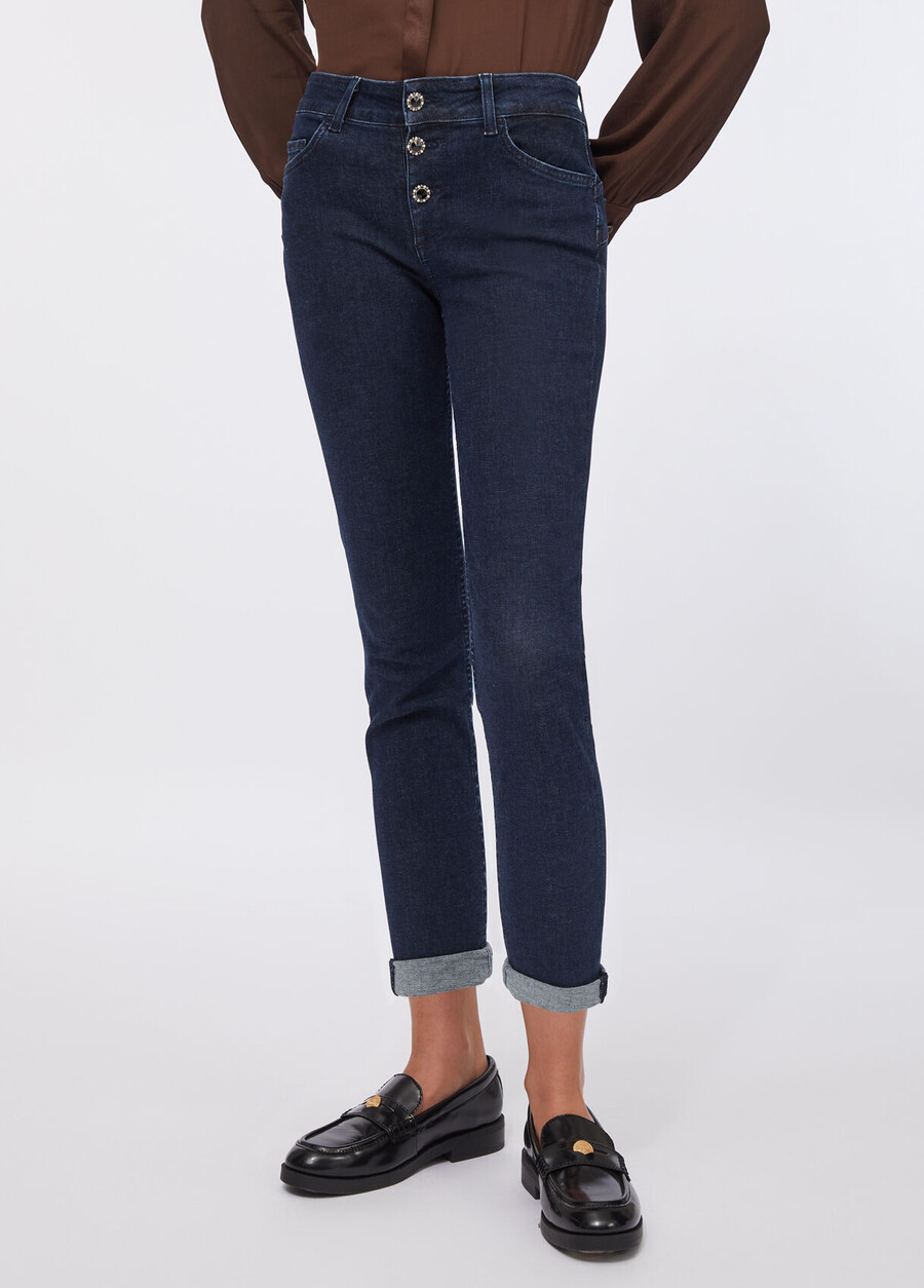 jeans skinny con risvolti