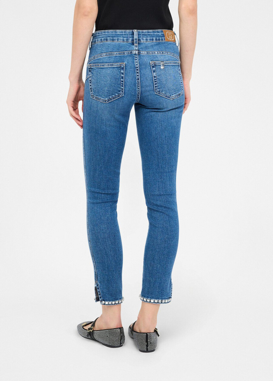 jeans skinny dal basso verso lalto