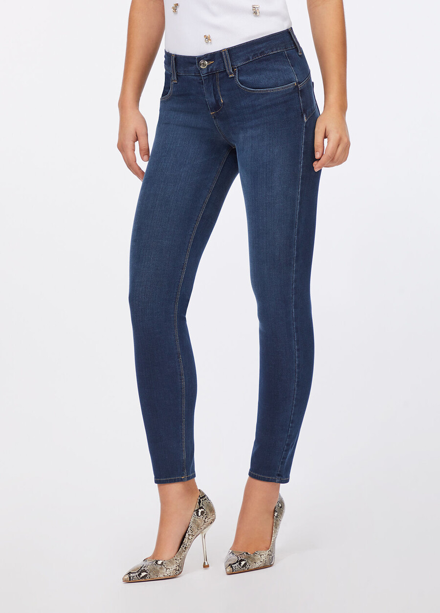 jeans skinny dal basso verso lalto