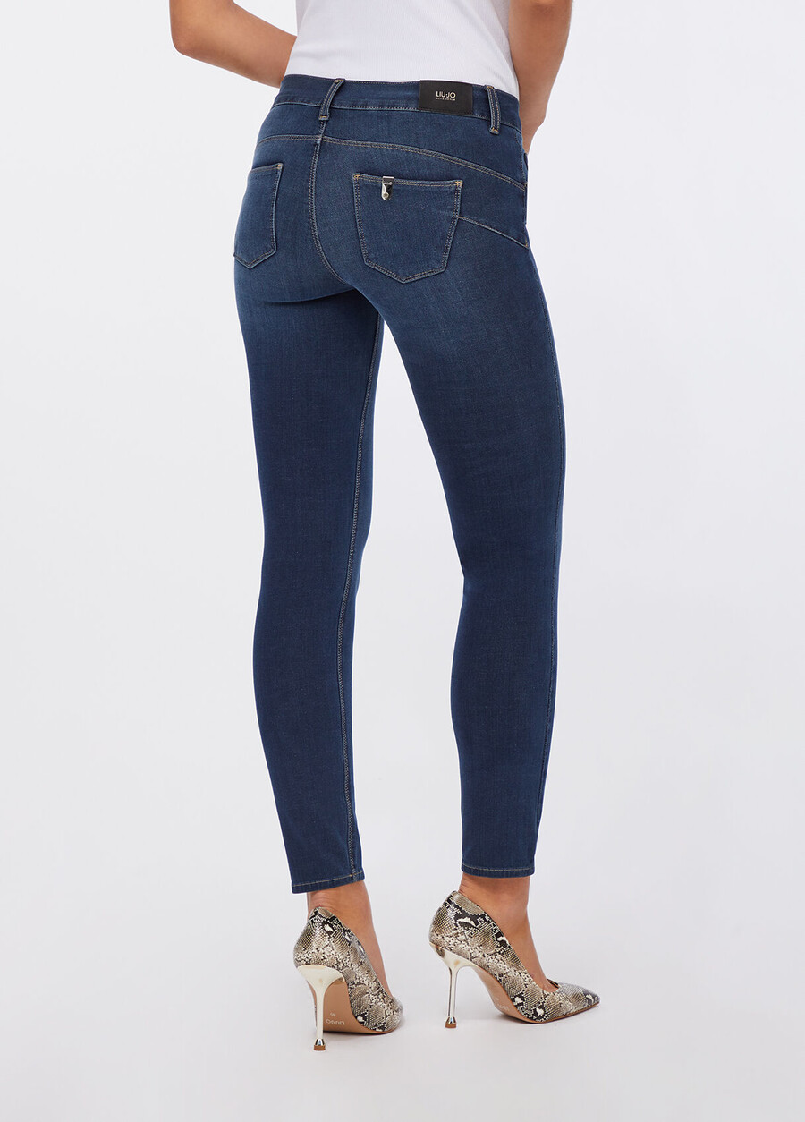 jeans skinny dal basso verso lalto