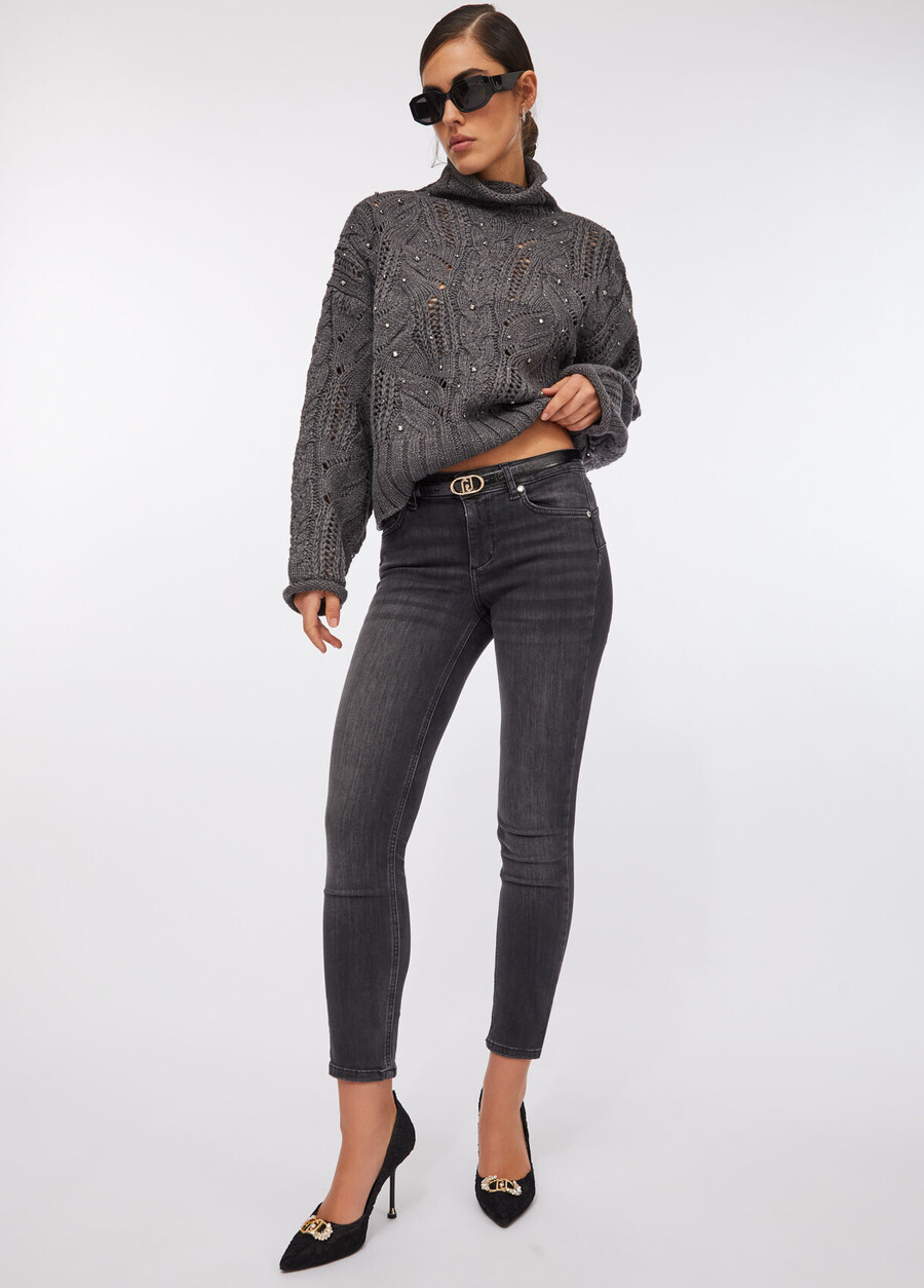 jeans skinny dal basso verso lalto