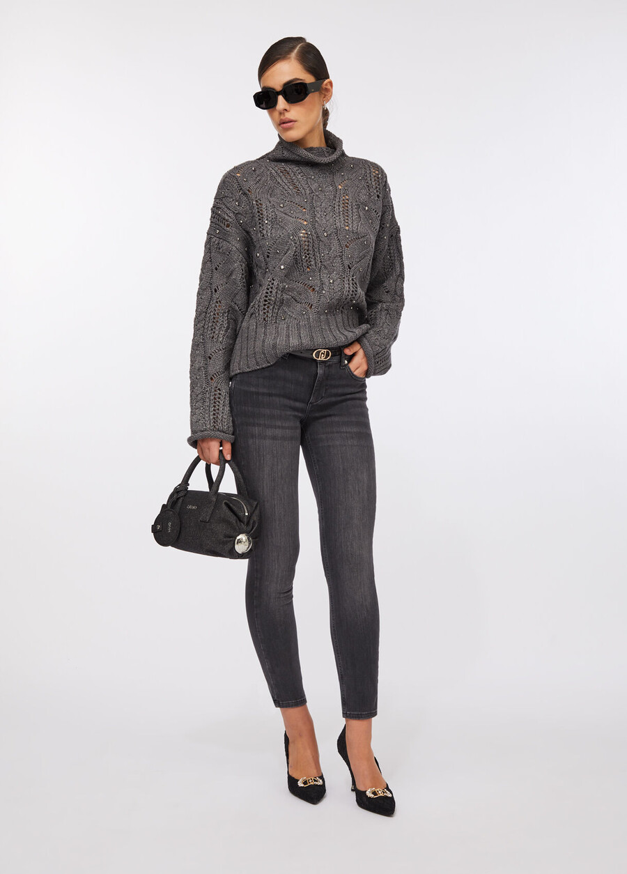 jeans skinny dal basso verso lalto