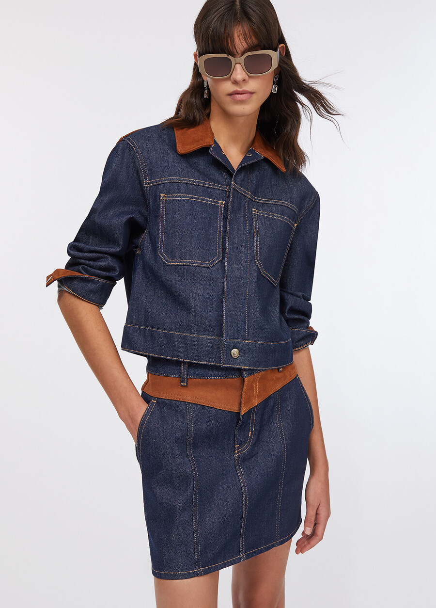minigonna in denim con inserto in pelle scamosciata