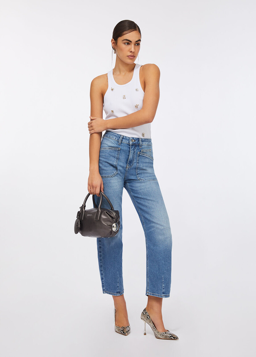 pantaloni a vita alta stile carota
