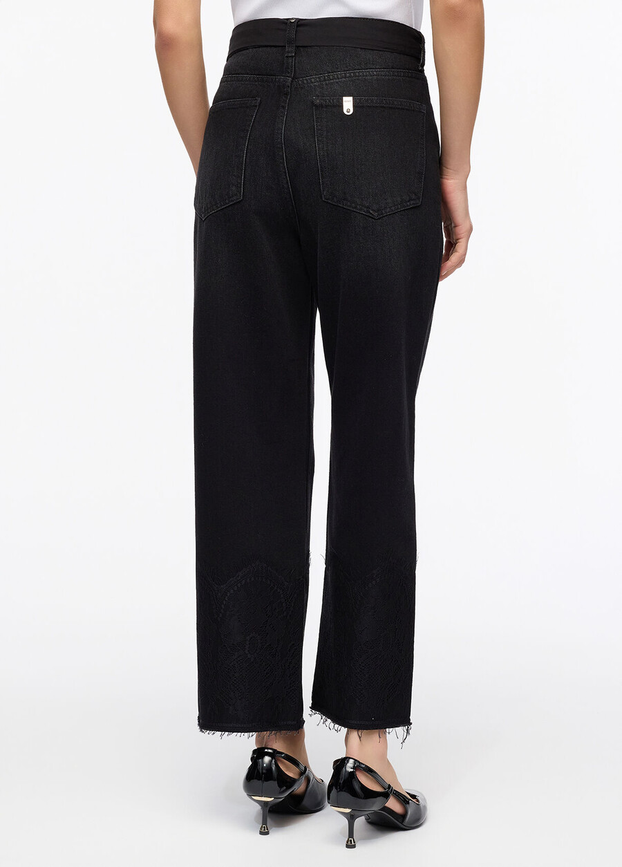 jeans a gamba dritta con dettagli in pizzo