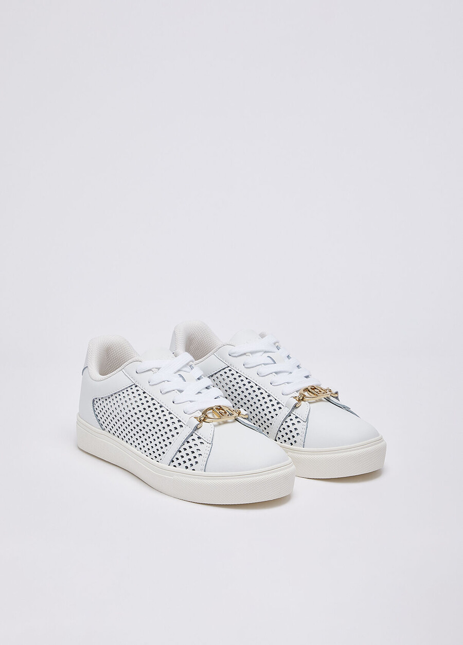 sneakers perforate