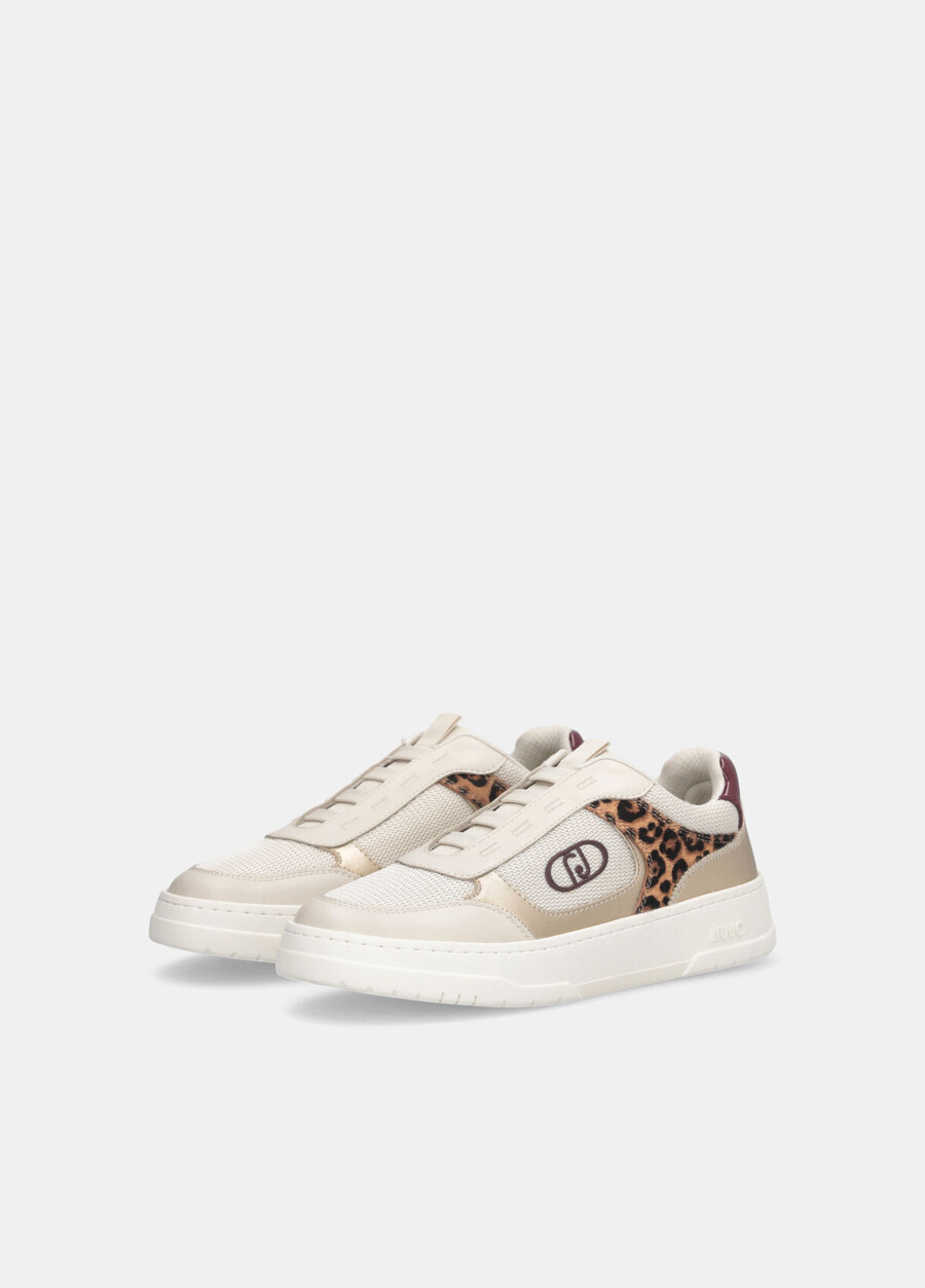 slip-on con dettagli animalier