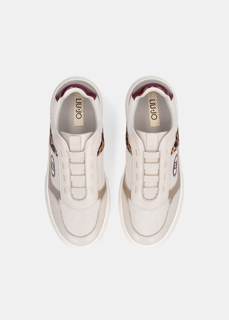 slip-on con dettagli animalier